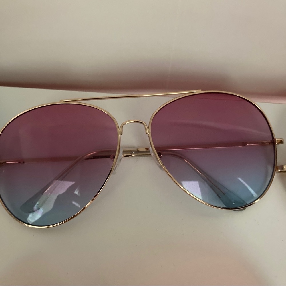Lovely Tinted Aviator Sunglasses